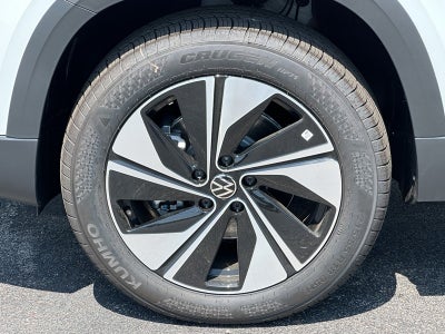 2025 Volkswagen Taos SE 4MOTION