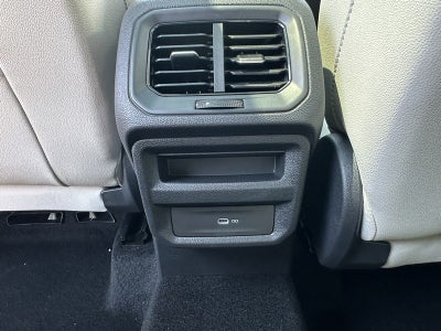 2025 Volkswagen Taos SE 4MOTION