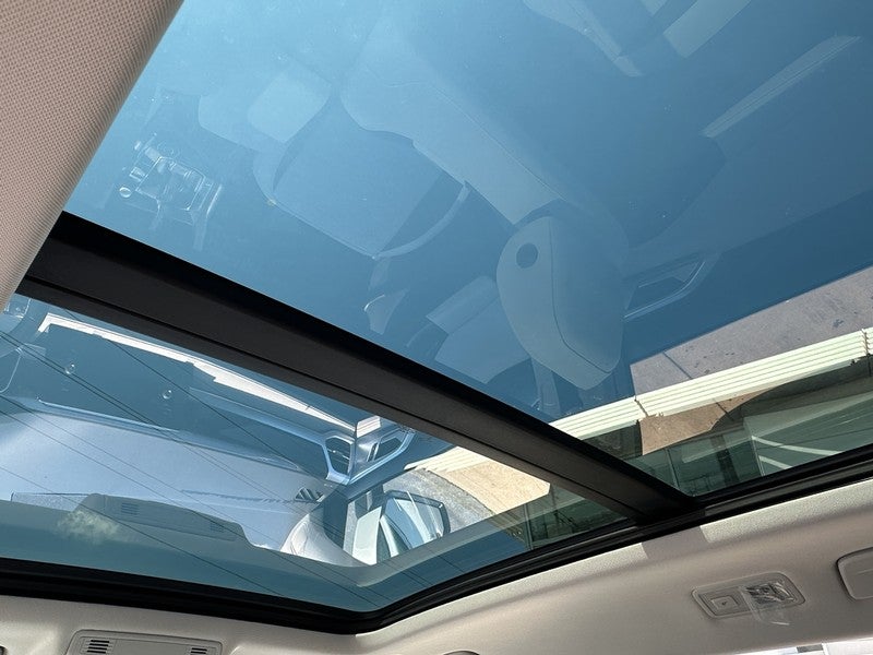 2025 Volkswagen Taos SE 4MOTION