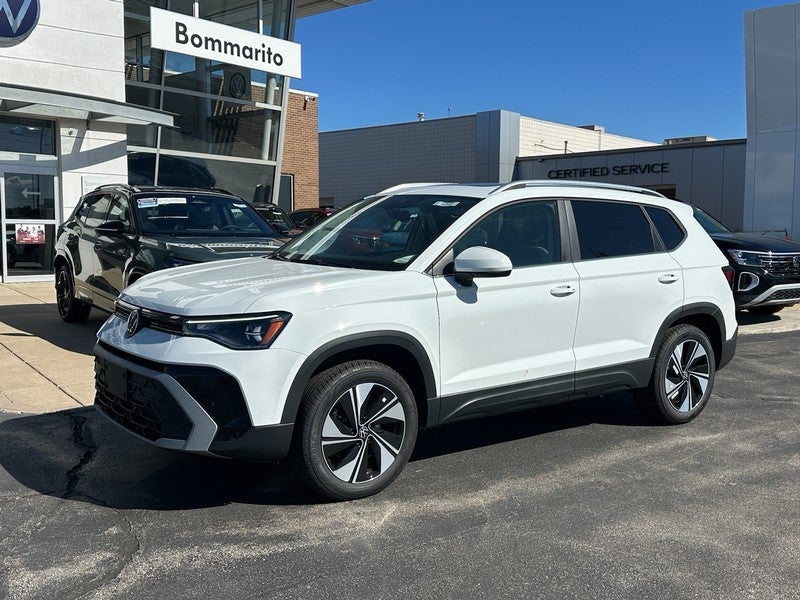 2025 Volkswagen Taos SE 4MOTION