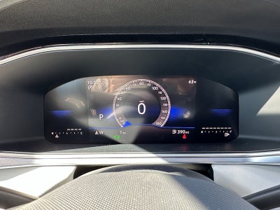 2025 Volkswagen Taos SE 4MOTION