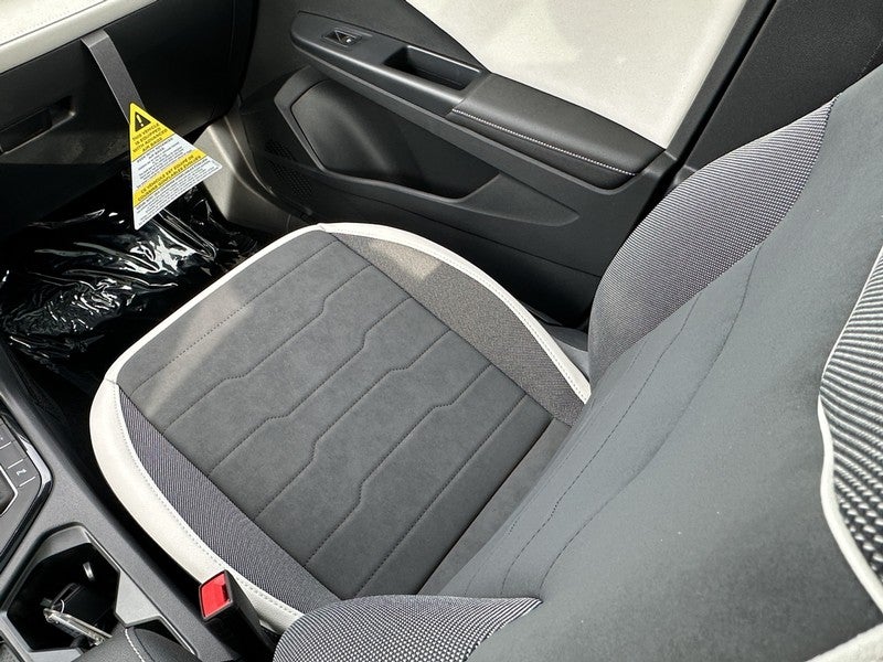 2025 Volkswagen Taos SE 4MOTION