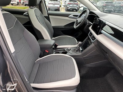 2025 Volkswagen Taos SE 4MOTION