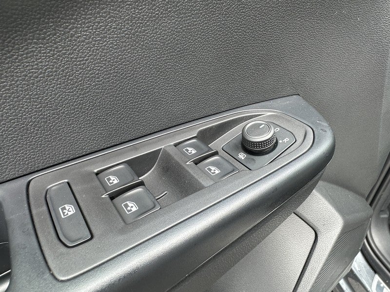 2025 Volkswagen Taos SE 4MOTION