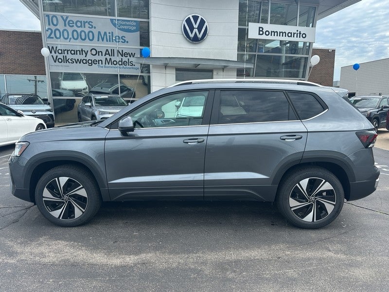2025 Volkswagen Taos SE 4MOTION