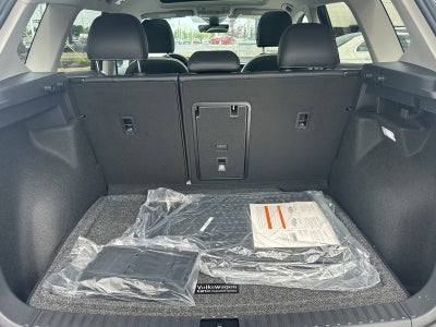 2025 Volkswagen Taos SE 4MOTION