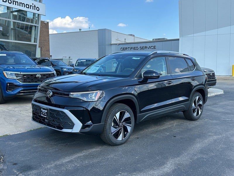 2025 Volkswagen Taos SE 4MOTION