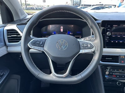 2025 Volkswagen Taos SE 4MOTION