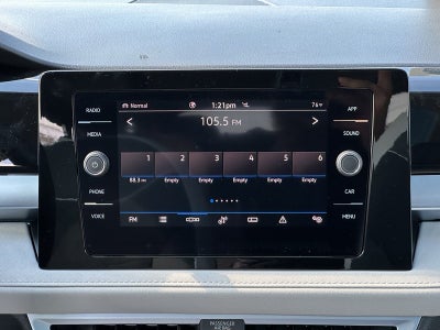 2025 Volkswagen Taos SE 4MOTION