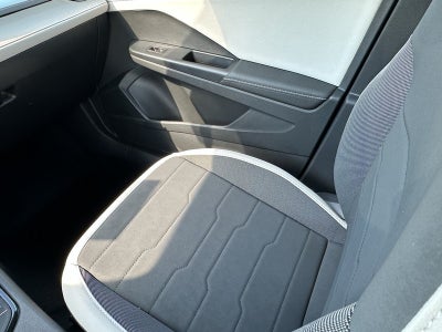 2025 Volkswagen Taos SE 4MOTION