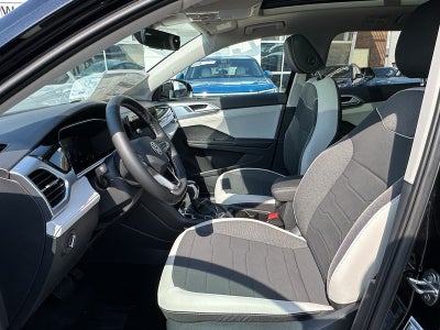 2025 Volkswagen Taos SE 4MOTION