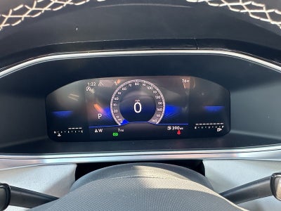 2025 Volkswagen Taos SE 4MOTION