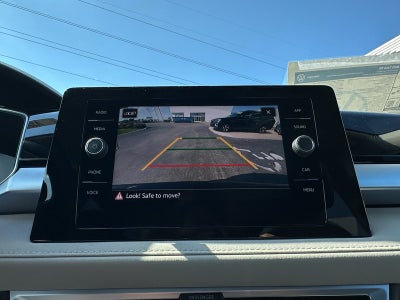 2025 Volkswagen Taos SE 4MOTION