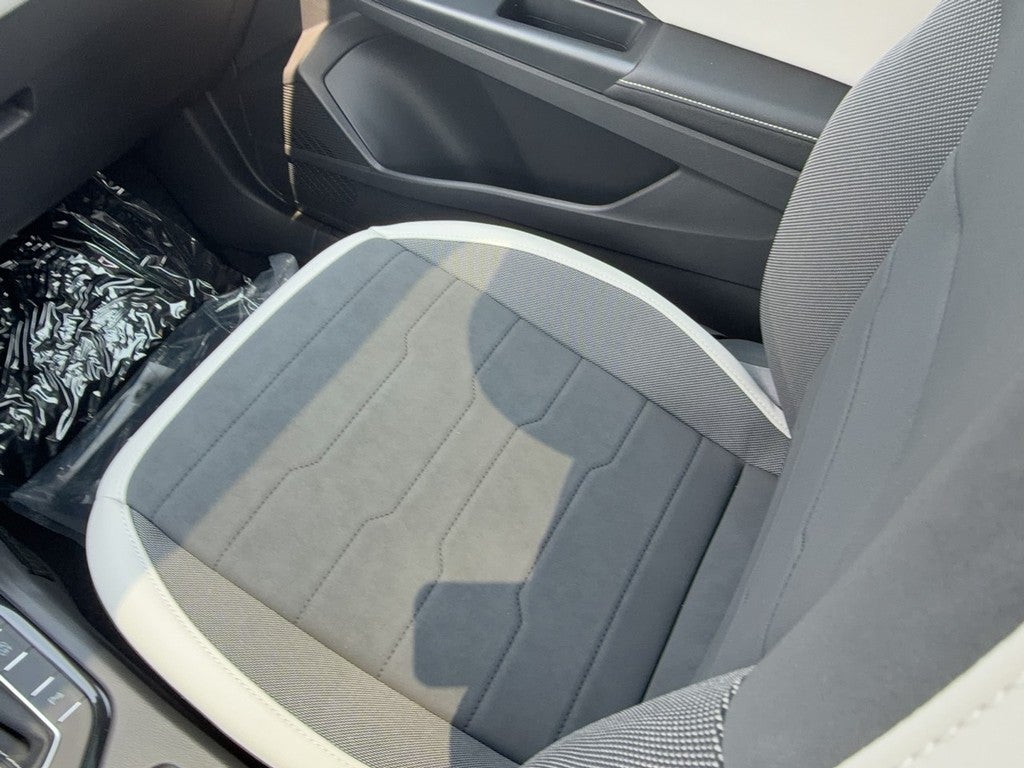 2026 Volkswagen Taos SE 4MOTION