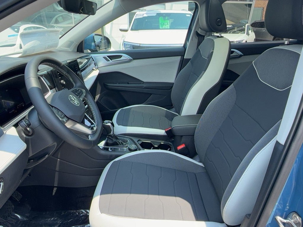 2026 Volkswagen Taos SE 4MOTION