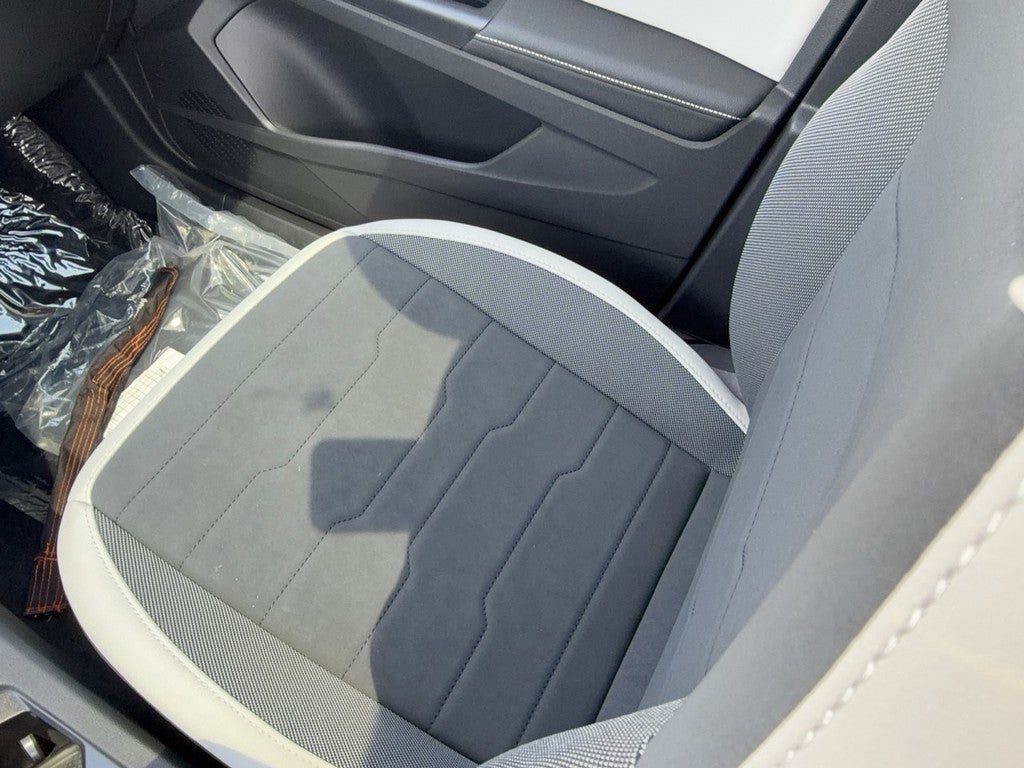 2026 Volkswagen Taos SE 4MOTION