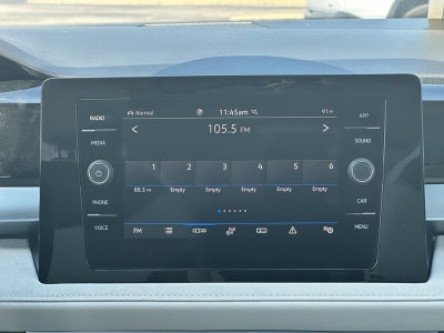 2025 Volkswagen Taos SE 4MOTION