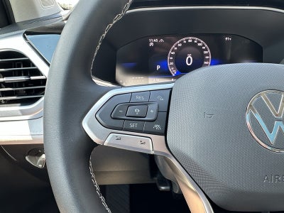 2025 Volkswagen Taos SE 4MOTION