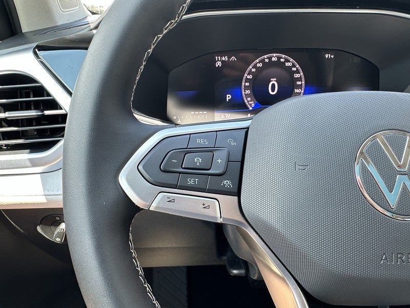 2025 Volkswagen Taos SE 4MOTION