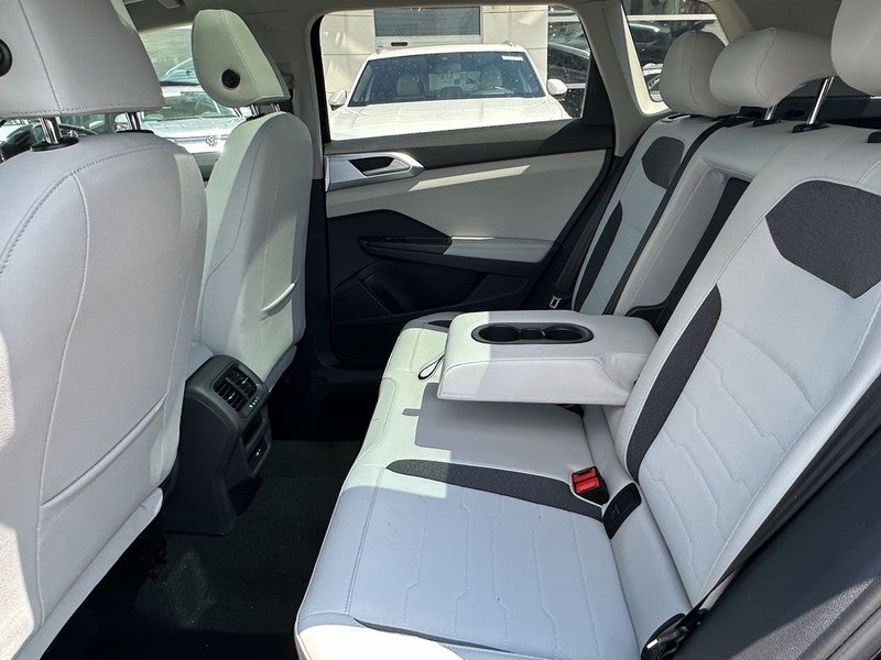 2025 Volkswagen Taos SE 4MOTION