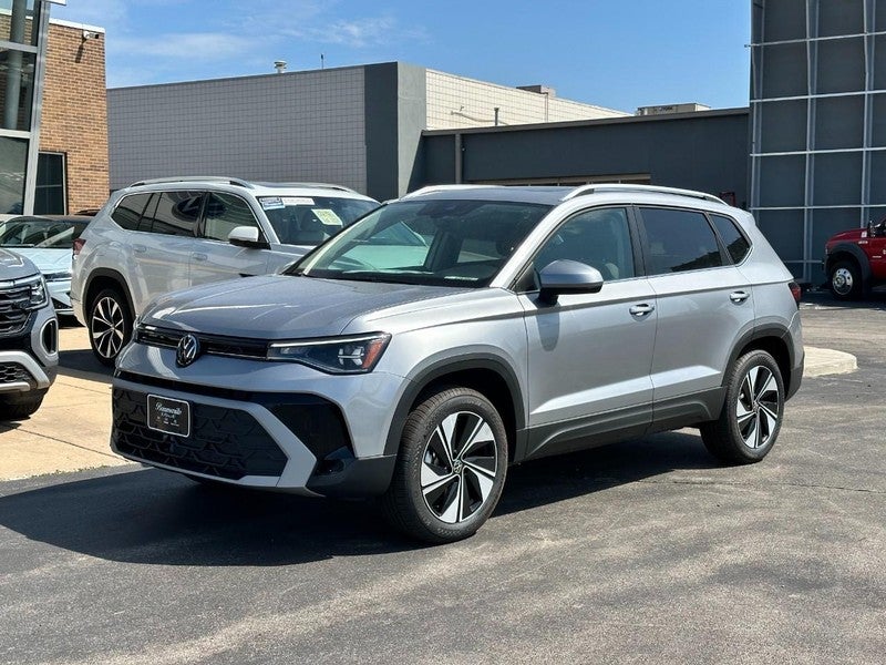 2025 Volkswagen Taos SE 4MOTION