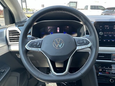 2025 Volkswagen Taos SE 4MOTION