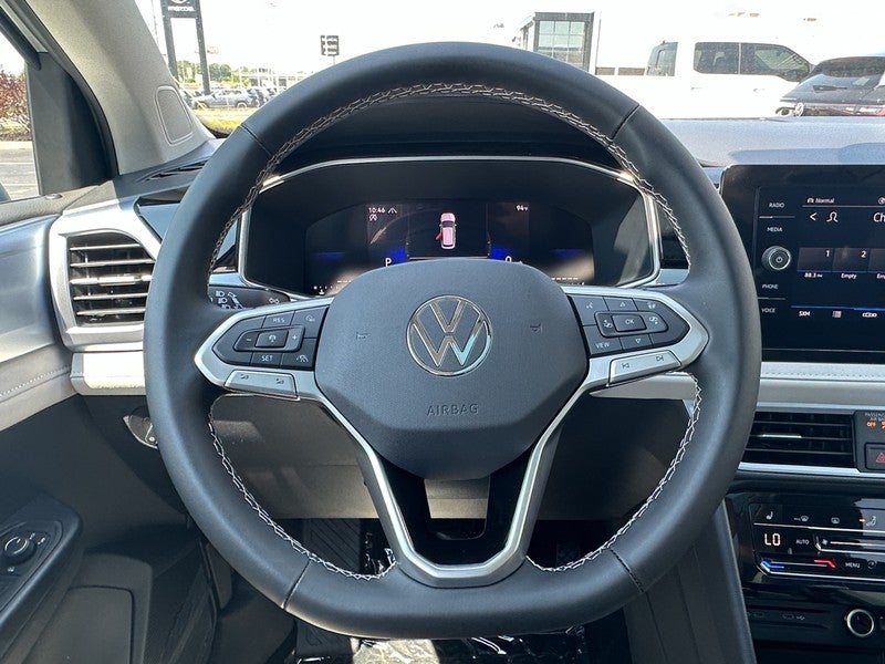 2025 Volkswagen Taos SE 4MOTION