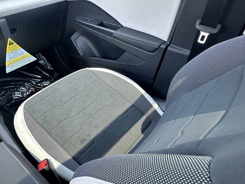 2025 Volkswagen Taos SE 4MOTION