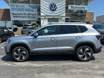 2025 Volkswagen Taos SE 4MOTION