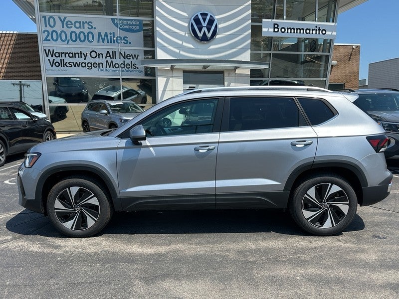 2025 Volkswagen Taos SE 4MOTION