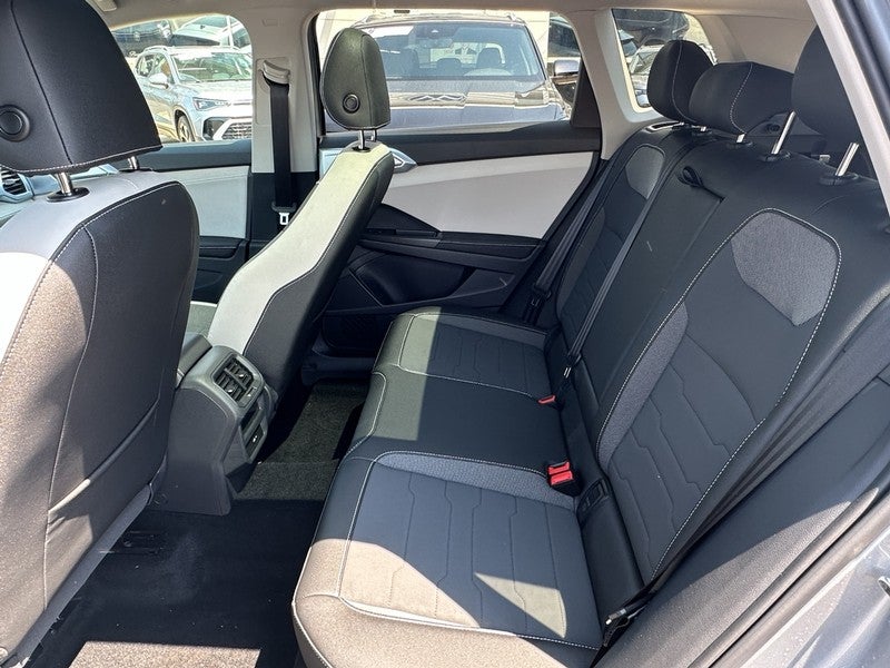 2025 Volkswagen Taos SE 4MOTION