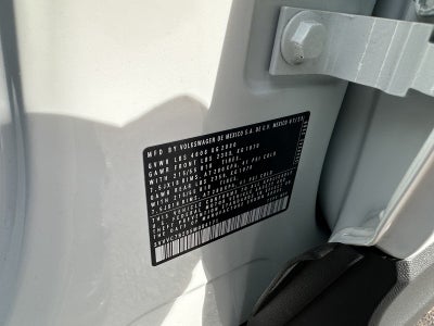 2025 Volkswagen Taos SE 4MOTION