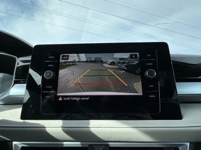 2025 Volkswagen Taos SE 4MOTION