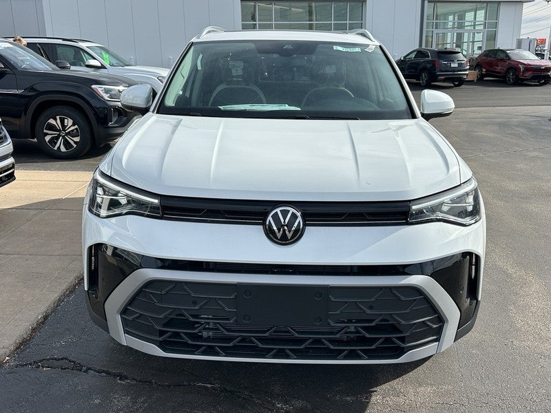 2025 Volkswagen Taos SE 4MOTION