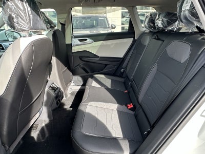 2025 Volkswagen Taos SE 4MOTION