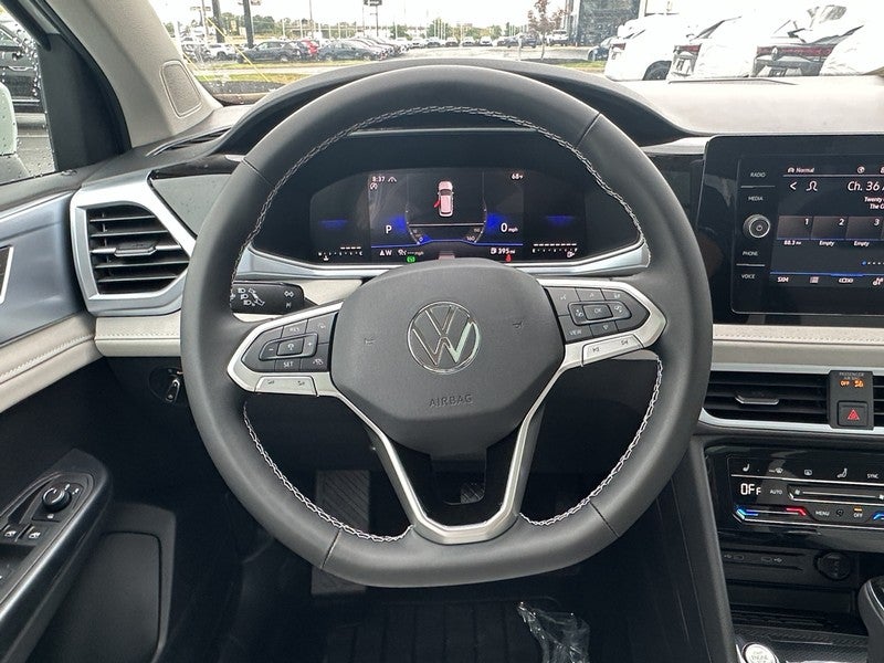 2025 Volkswagen Taos SE 4MOTION