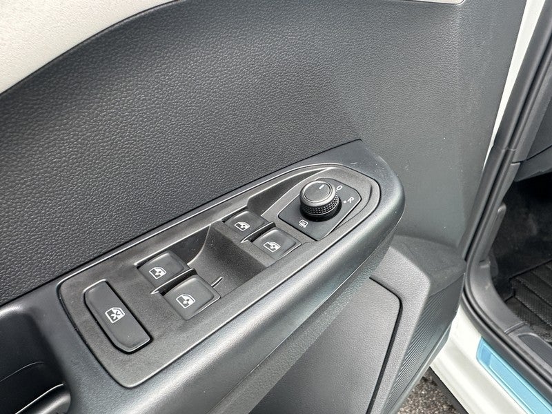 2025 Volkswagen Taos SE 4MOTION