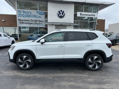 2025 Volkswagen Taos SE 4MOTION