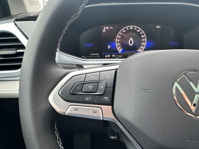 2025 Volkswagen Taos SE 4MOTION