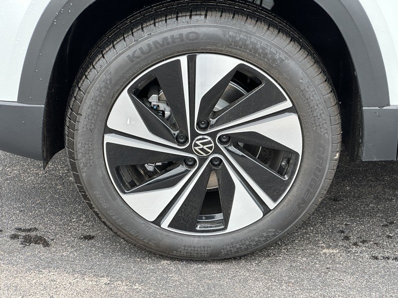 2025 Volkswagen Taos SE 4MOTION
