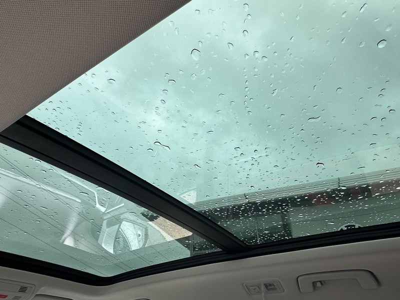 2025 Volkswagen Taos SE 4MOTION