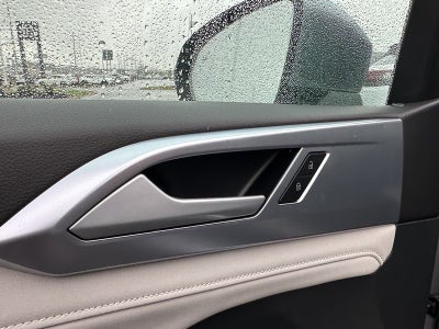 2025 Volkswagen Taos SE 4MOTION