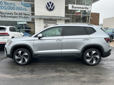 2025 Volkswagen Taos SE 4MOTION