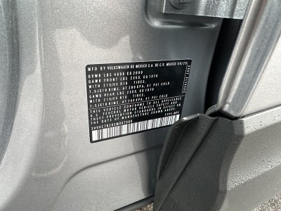 2025 Volkswagen Taos SE 4MOTION
