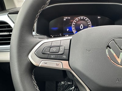 2025 Volkswagen Taos SE 4MOTION