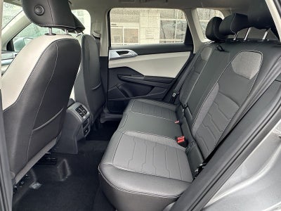 2025 Volkswagen Taos SE 4MOTION