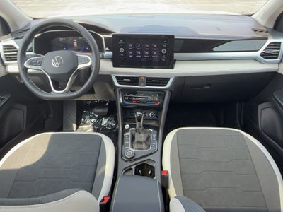 2026 Volkswagen Taos SE 4MOTION