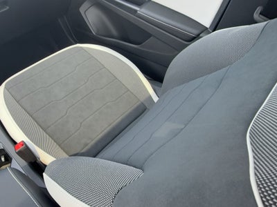 2026 Volkswagen Taos SE 4MOTION