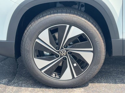 2026 Volkswagen Taos SE 4MOTION