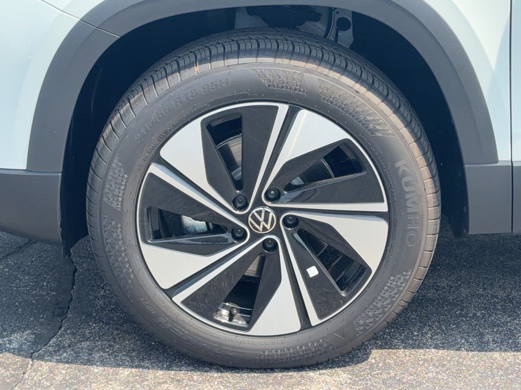 2026 Volkswagen Taos SE 4MOTION